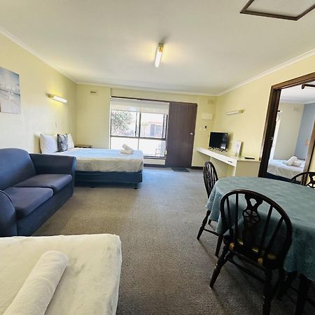 Beachport Motor Inn Bagian luar foto